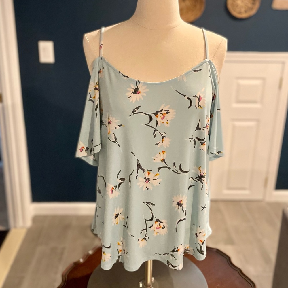 EUC Kaileigh Valette Back Detail Cold Shoulder Knit Top